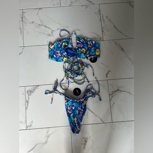 Lulus Size L NWT Bikini